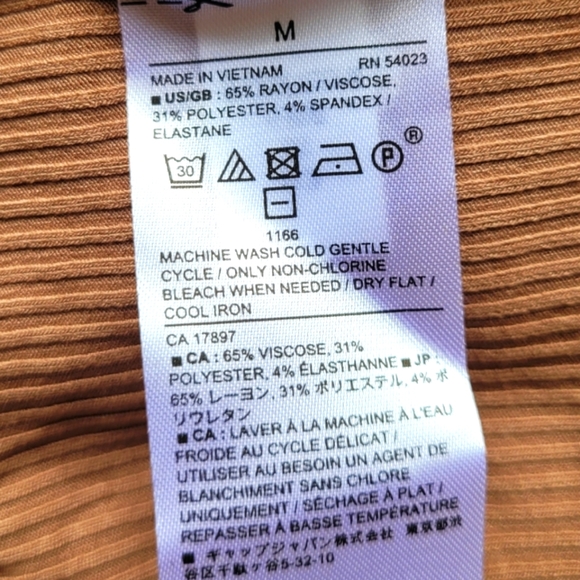 🌵2/$25🌵M Ribbed Bodysuit Banana Republic - Picture 4 of 5